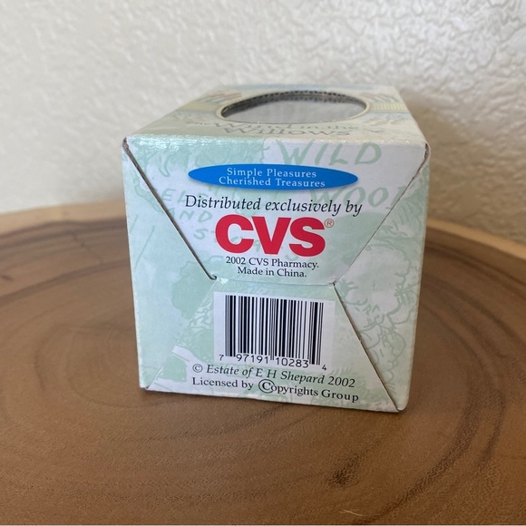 The Wind in the Willows on the River Figurine half egg CVS exclusive in box - Picture 3 of 6